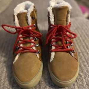 American Eagle mid-top shoes